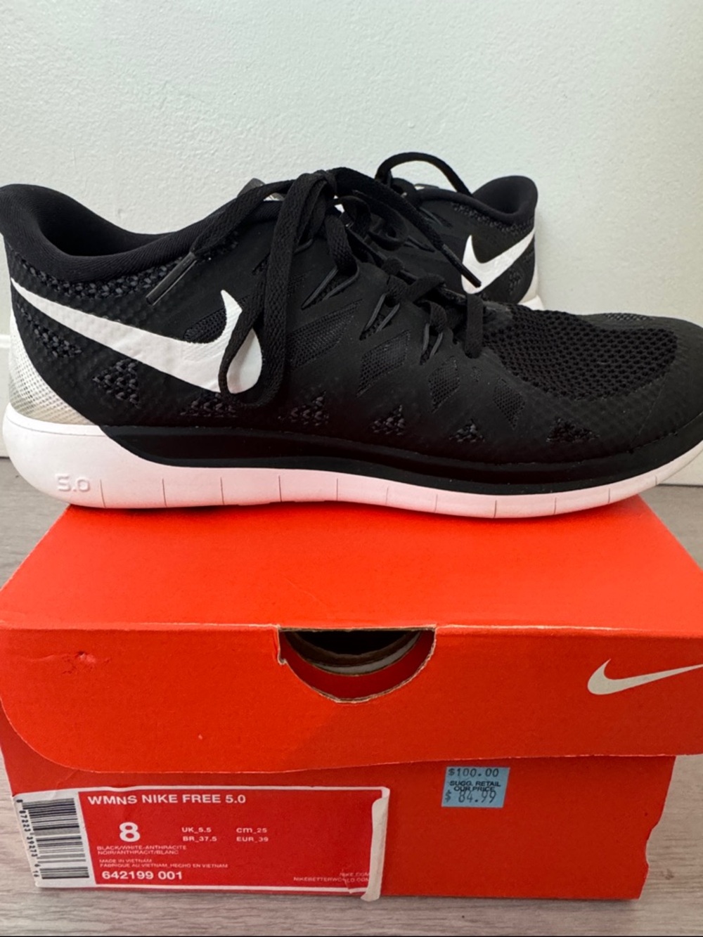 Nike Free 5.0 Black and White Women's Running Sneakers - Picture 3 of 6